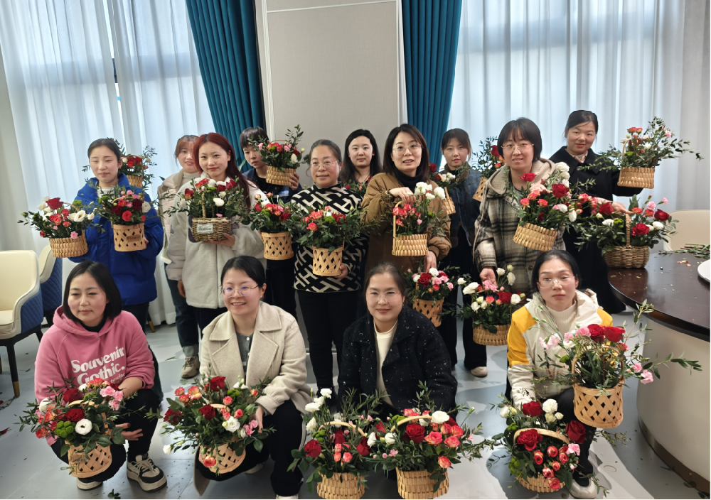 創(chuàng)新拼搏顯擔(dān)當(dāng),協(xié)同奮進(jìn)譜新章——慶祝第114個(gè)三八國際婦女節(jié) 創(chuàng)新拼搏顯擔(dān)當(dāng),協(xié)同奮進(jìn)譜新章——慶祝第114個(gè)三八國際婦女節(jié)